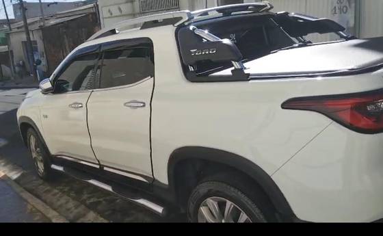 FIAT TORO 2.0 16V TURBO DIESEL RANCH 4WD AT9 FIAT TORO 2.0 16V TURBO DIESEL RANCH 4WD AT9